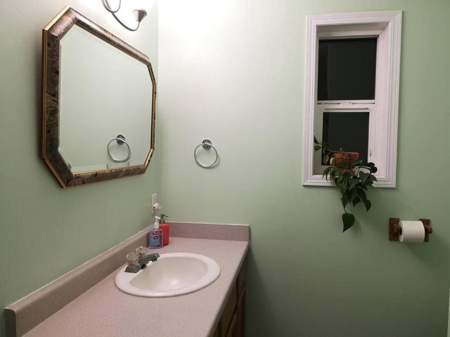 Countryroad Cozy 2Bedrooms Suite2 Nanaimo Dış mekan fotoğraf